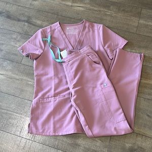 FIGS Mauve Scrub Set XS